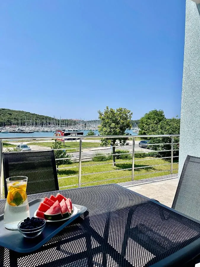 Marina View Apartments Pula 0*,